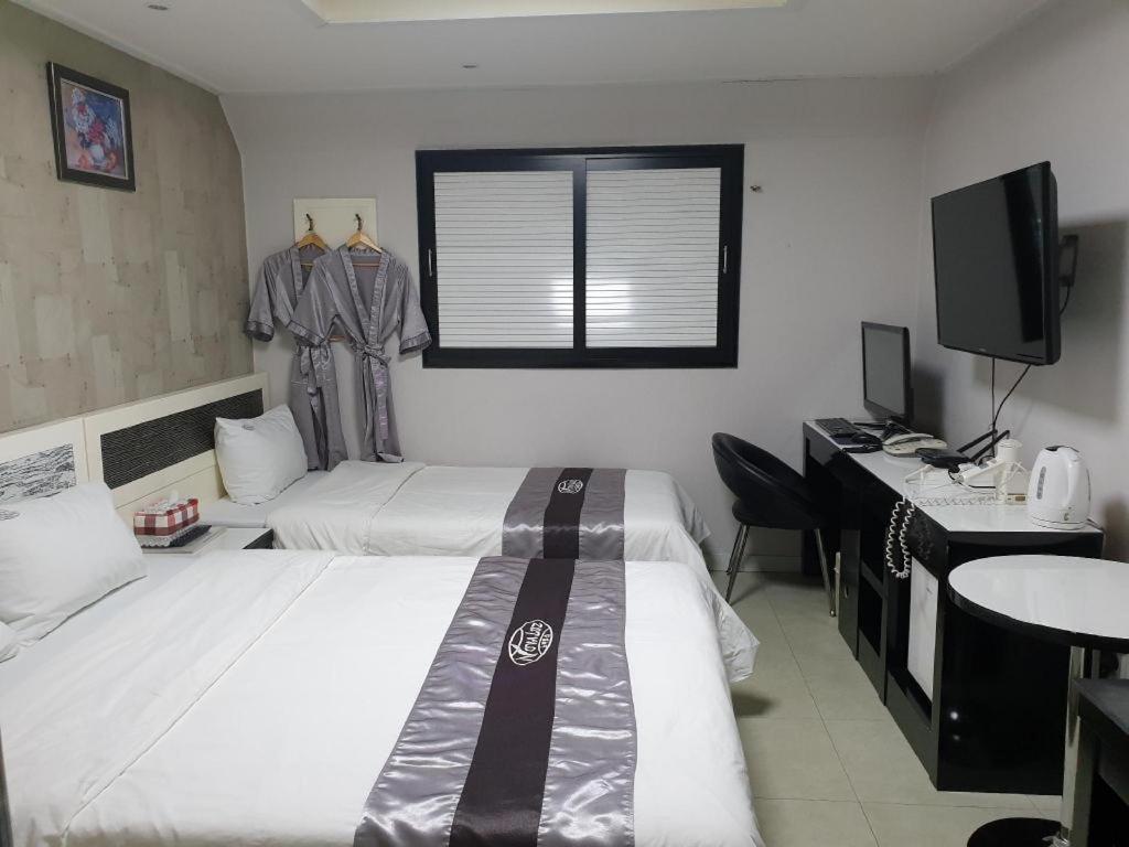 Novalus Tourist Hotel Seoul Bagian luar foto